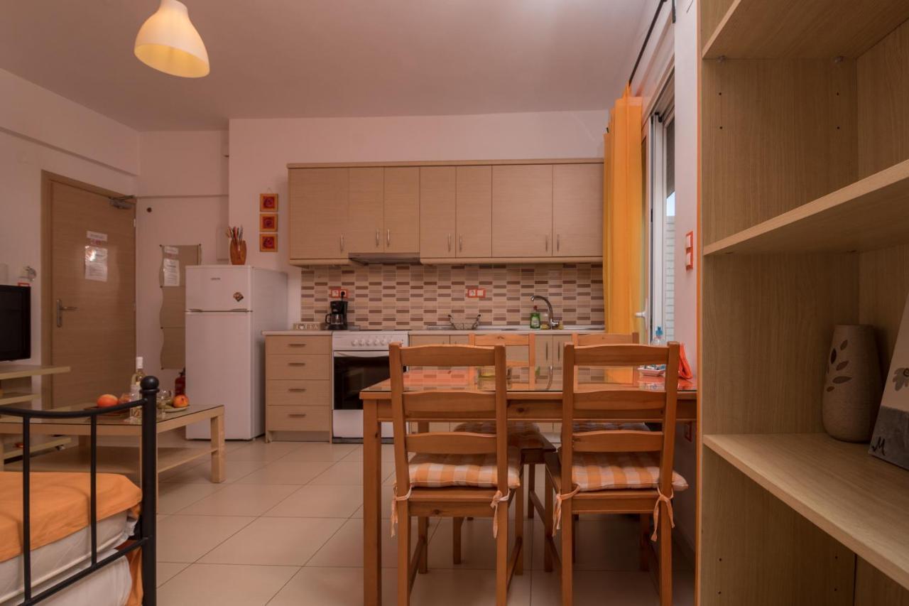 Giannmary Apartment Palaiochora Exterior photo
